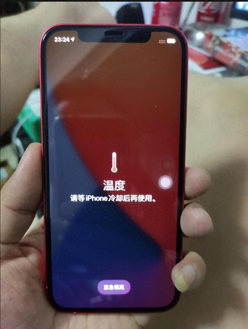 手机发烫怎么解决（降低手机温度的小妙招）