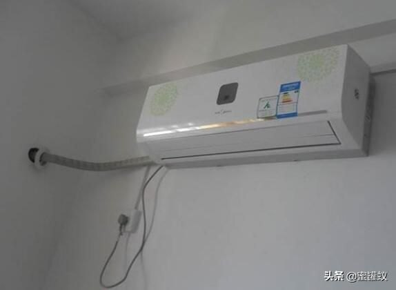 空调制冷不出水有霉味是什么原因（空调有霉味解决方法）