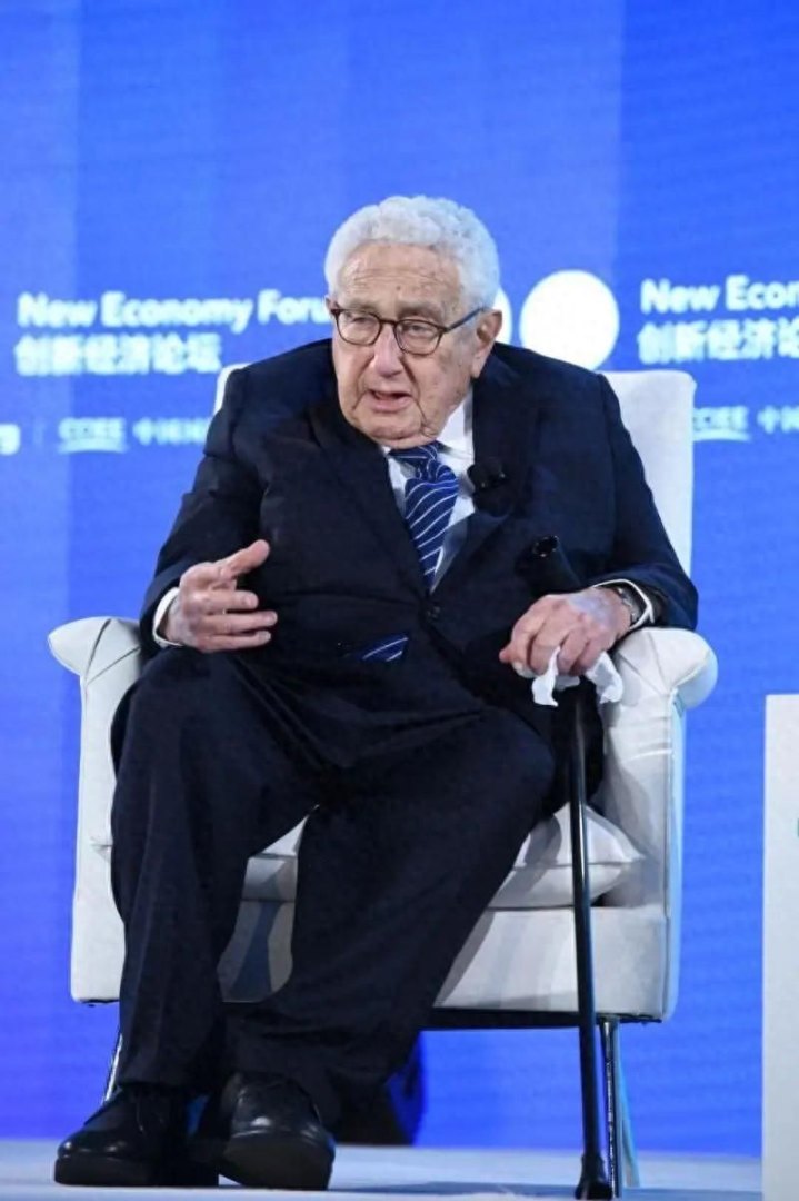 基辛格去世时间，基辛格在家中去世
