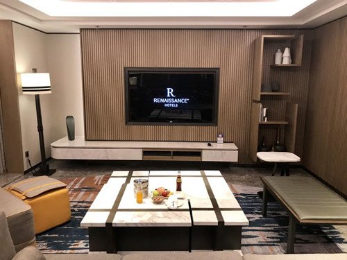 3米客厅放65寸电视可以吗